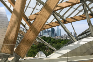 Ce film qui vous présente „Bâtiments surprenants“ sur la réalisation de la Fondation Louis Vuitton, à Paris. Nous sommes fiers d’y avoir participé - 2