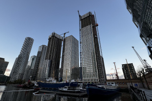 Le progrès d'installation des blocs de façade sur le projet Wood Wharf J1/J3 - 1