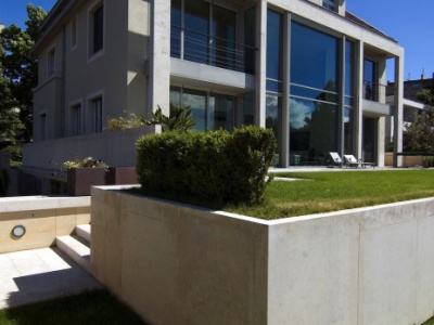 Villa, Podolí