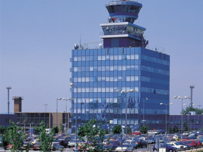 Aéroport de Prague Ruzyně - tour de contrôle du trafic aérien