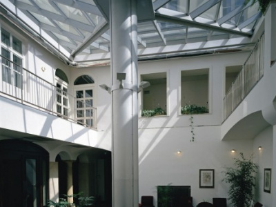 KB bank, Dlouhá