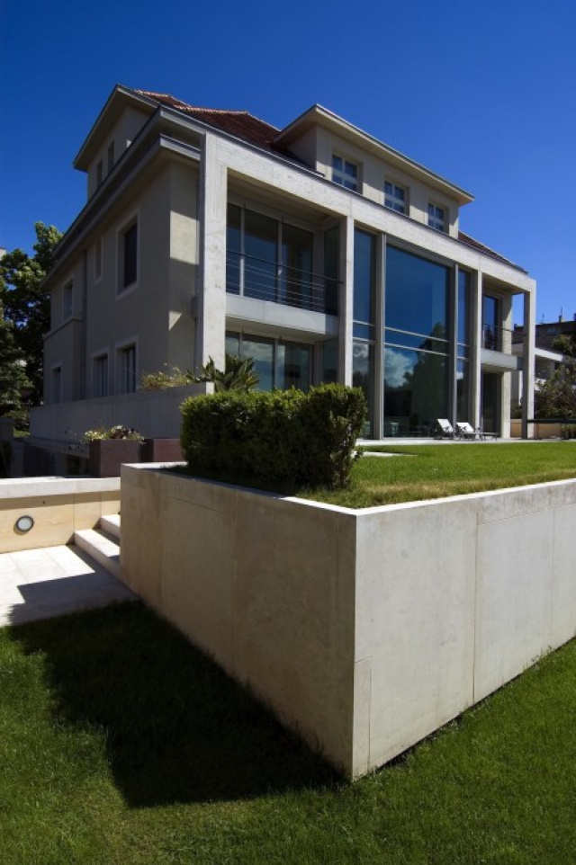Villa, Podolí