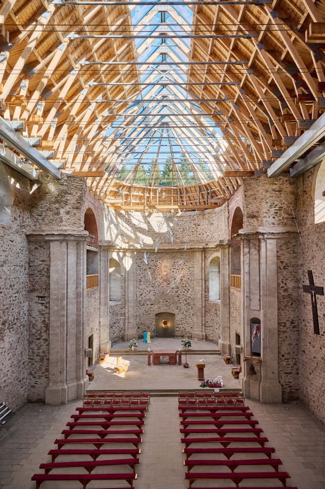 Kostel Nanebevzetí Panny Marie Neratov v Orlických horách