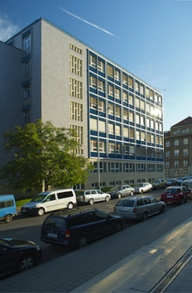 Université technique tchèque - reconstruction étape 2