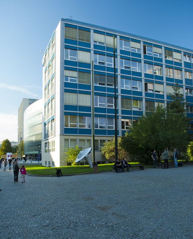 Université technique tchèque - reconstruction étape 2