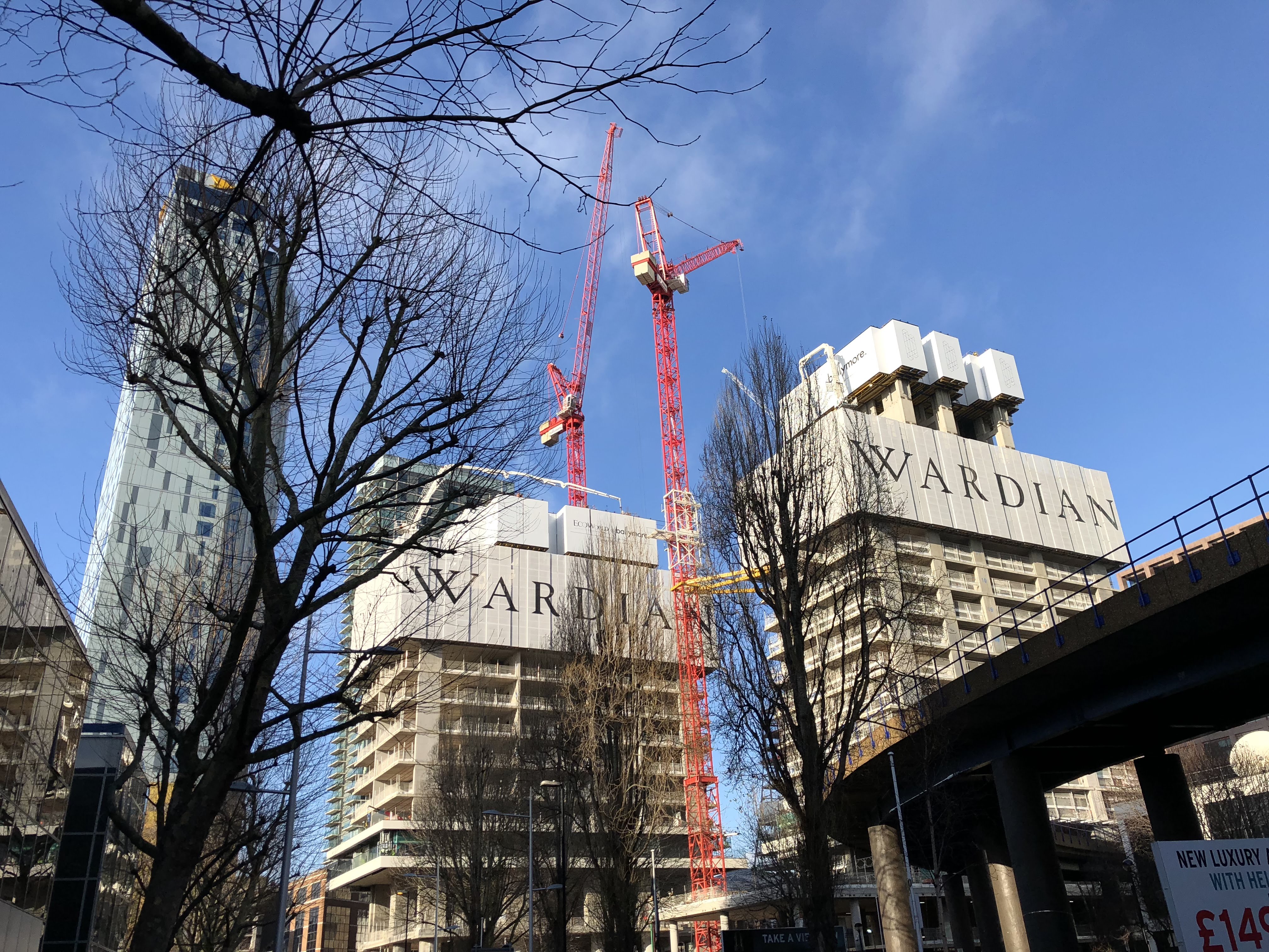 Lancement en fabrication et l’assemblage des modules pour Wardian à Jirny, les premiers balcons se posent à Londres